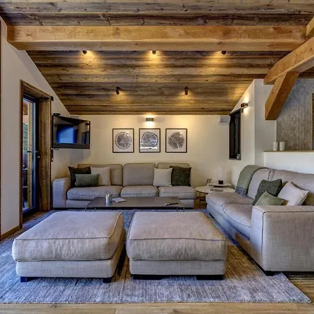 Luxurios Chalet With Indoor Pool, Sauna And Jacuzzi Villa