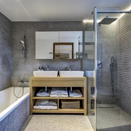 Vila Luxurios Chalet With Indoor Pool, Sauna And Jacuzzi